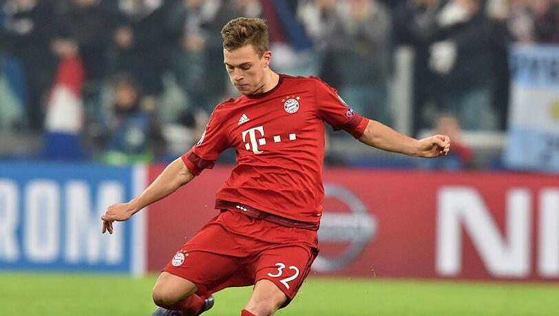 Joshua Kimmich gehört momentan zu den Favoriten von Pep Gaurdiola beim FC Bayern. Joshua Kimmich gehört momentan zu den Favoriten von Pep Gaurdiola beim FC Bayern.