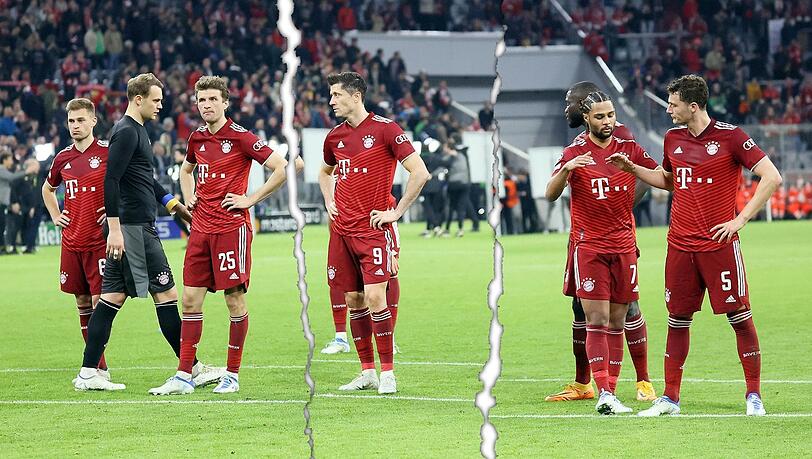 Belastetes Verhältnis: Weil Robert Lewandowski (M.) in den vergangenen Wochen seinen Bayern-Abgang forcierte, wird er es im Team und bei Trainer Julian Nagelsmann wohl sehr schwer haben.
