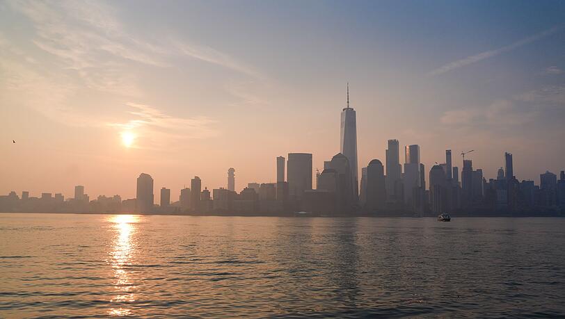 Rauch trübt die Luft in der Millionenmetropole New York. Rauch trübt die Luft in der Millionenmetropole New York.