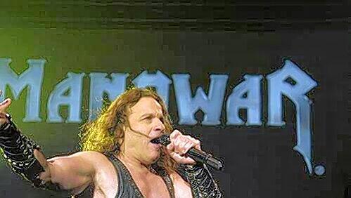 Einstudierte Posen: Die einst "lauteste Band der Welt" - Manowar zu Gast in der Fürther Stadthalle. Einstudierte Posen: Die einst "lauteste Band der Welt" - Manowar zu Gast in der Fürther Stadthalle.