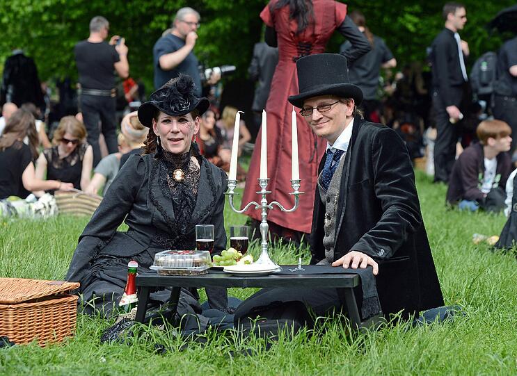 Das viktorianische Picknick auf dem Wave Gotik Treffen in Leipzig.