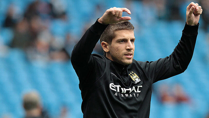 Die Verpflichtung des Abwehrspielers von Manchester City steht kurz bevor. Zunächst soll Nastasic ausgeliehen werden - jedoch kann Schalke eine Kaufoption ziehen. Die Verpflichtung des Abwehrspielers von Manchester City steht kurz bevor. Zunächst soll Nastasic ausgeliehen werden - jedoch kann Schalke eine Kaufoption ziehen.