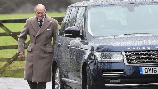 Prinz Philip (95) nahm trotz strömendem Regen am Neujahrsgottesdienst teil. Prinz Philip (95) nahm trotz strömendem Regen am Neujahrsgottesdienst teil.