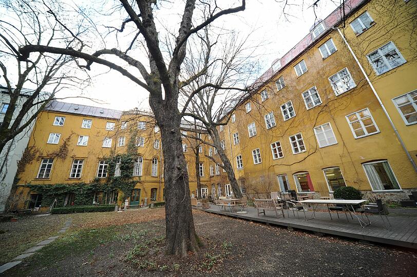 So schaut&rsquo;s derzeit aus im Radspeilergarten: die Fläche ab dem Brunnen wird schon bald zur Großbaustelle.