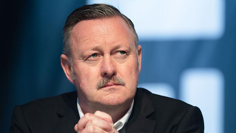 Ist weiterhin auf Trainersuche: Roland Virkus, Sportdirektor von Borussia Mönchengladbach. Ist weiterhin auf Trainersuche: Roland Virkus, Sportdirektor von Borussia Mönchengladbach.