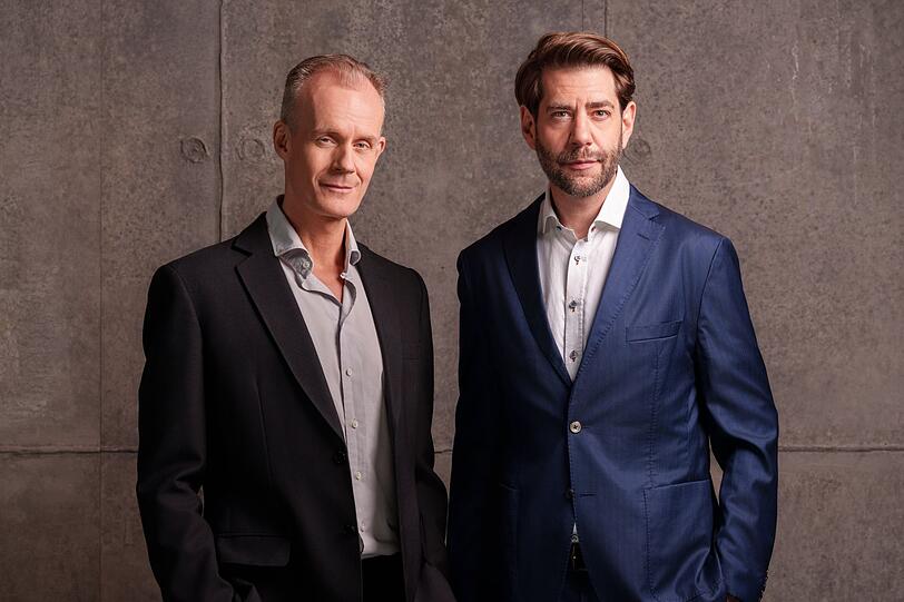 Max Uthoff (links) erfand "Die Anstalt" gemeinsam mit Claus von Wagner und Autor Dietrich Krauß 2014. Als Piloten erschuf man eine Sendung, die so radikal war, dass die Macher sich selbst darüber wunderten, dass sie so durchging ... Max Uthoff (links) erfand "Die Anstalt" gemeinsam mit Claus von Wagner und Autor Dietrich Krauß 2014. Als Piloten erschuf man eine Sendung, die so radikal war, dass die Macher sich selbst darüber wunderten, dass sie so durchging ...