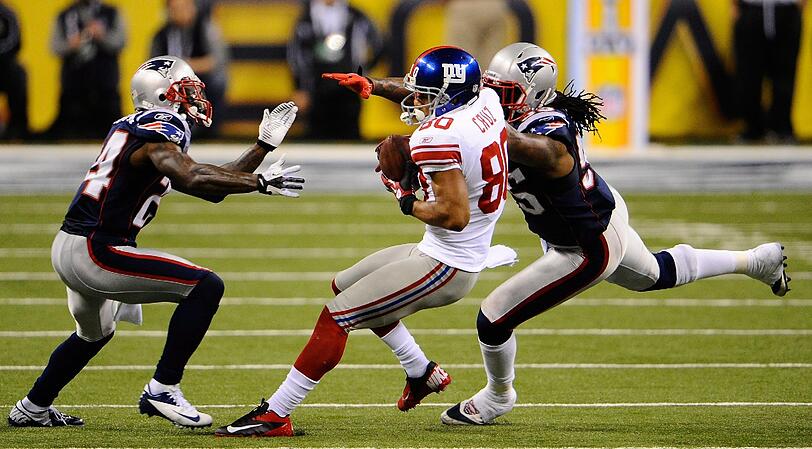 Einfach gigantisch: Die New York Giants haben den 46. Super Bowl gewonnen. Gegen die New England Patriots um Quarterback Tom Brady und den deutschen Sebastian Vollmer siegten die Giants in einem packenden Spiel mit 21:17. Hier sehen Sie die besten Bilder vom NFL-Spektakel in Indianapolis.