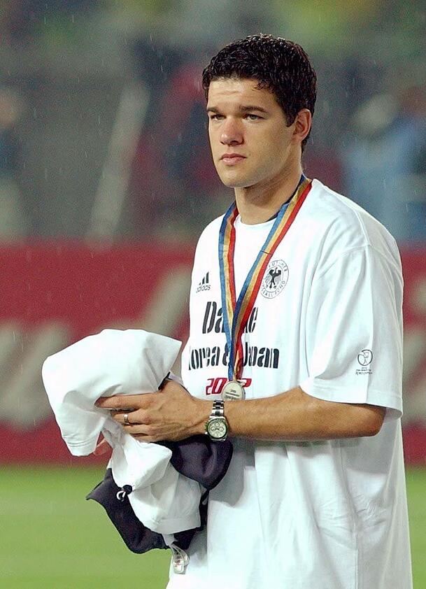 Im Finale gelb-gesperrt: der zuvor famose Michael Ballack. Im Finale gelb-gesperrt: der zuvor famose Michael Ballack.