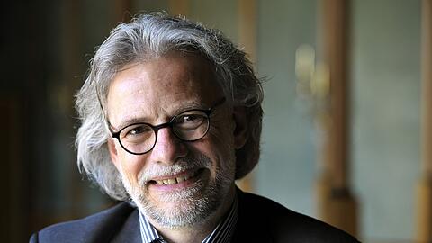Ulrich Peters, der Intendant des Münchner Staatstheaters am Gärtnerplatz, verlässt nach fünf Jahren nicht ganz freiwillig die Stadt und geht als Generalintendant nach Münster.