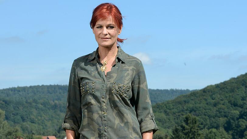 "Ich möchte nicht nochmals 20 sein", sagt Andrea Berg. All die Liebeskrisen, die Scheidung, die Unsicherheiten: "Ich bin froh, dass das alles hinter mir liegt." "Ich möchte nicht nochmals 20 sein", sagt Andrea Berg. All die Liebeskrisen, die Scheidung, die Unsicherheiten: "Ich bin froh, dass das alles hinter mir liegt."