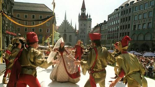 Beim Auftritt der Morisekntänzer 2008 schien die Sonne - das hoffen die Münchner auch für das diesjährige Stadtgründungsfest Beim Auftritt der Morisekntänzer 2008 schien die Sonne - das hoffen die Münchner auch für das diesjährige Stadtgründungsfest