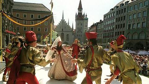 Beim Auftritt der Morisekntänzer 2008 schien die Sonne - das hoffen die Münchner auch für das diesjährige Stadtgründungsfest