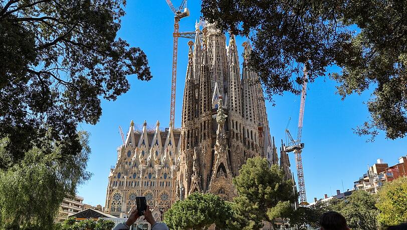 Die Sagrada Fam&iacute;lia ist seit einigen Montane mit 172,5 Metern die h&ouml;chste Kirche der Welt.