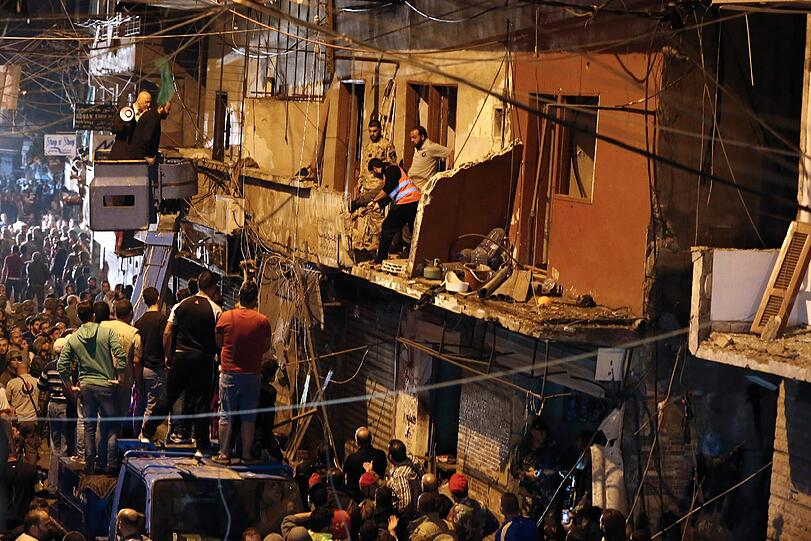 Die Attacken ereigneten sich in dem Beiruter Stadtteil Burdsch al-Baradschneh, wo die radikal-islamische Schiitenpartei Hisbollah stark ist.