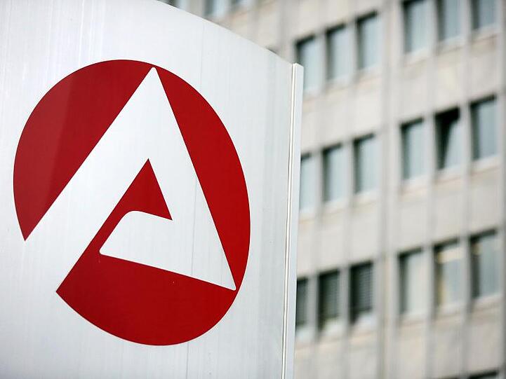 Das Logo der Bundesagentur für Arbeit. Foto: Oliver Berg/dpa/Archivbild