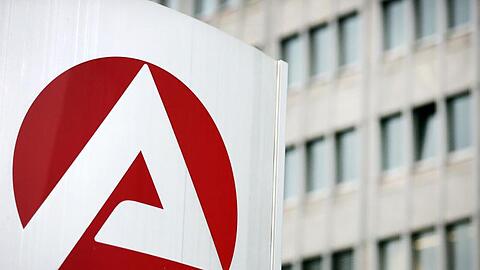 Das Logo der Bundesagentur für Arbeit. Foto: Oliver Berg/dpa/Archivbild