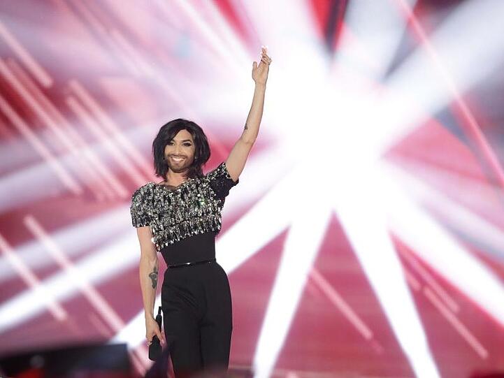 Conchita Wurst tritt im Finale des 60. Eurovision Song Contest (2015).