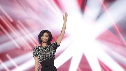 Conchita Wurst tritt im Finale des 60. Eurovision Song Contest (2015).