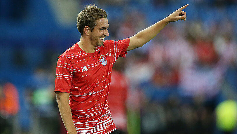 Bayern-Kapitän Philipp Lahm über Franck Ribéry und Arjen Robben: "Ich würde es definitiv begrüßen, wenn beide noch ein Jahr weiter machen würden." Bayern-Kapitän Philipp Lahm über Franck Ribéry und Arjen Robben: "Ich würde es definitiv begrüßen, wenn beide noch ein Jahr weiter machen würden."