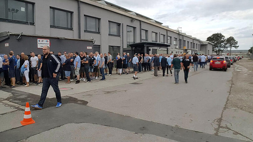 Mitgliederversammlung der Löwen. Die Bilder vom Zenith.