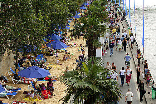 &bdquo;Paris-Plages&ldquo;: 2002 wurde erstmals ein Abschnitt der Seine für öffentliche sommerliche Attraktion geöffnet.