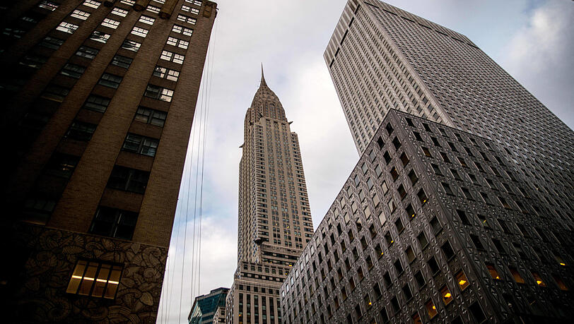 Das berühmte Chrysler Building in New York ist bald auf dem Immobilienmarkt zu haben – zumindest in Teilen. Das berühmte Chrysler Building in New York ist bald auf dem Immobilienmarkt zu haben – zumindest in Teilen.