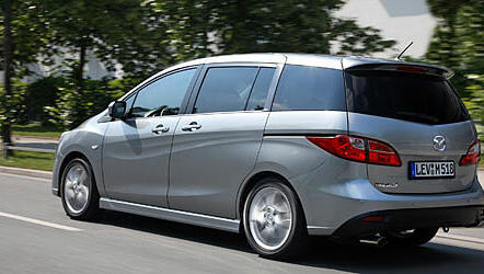 Hat optisch gewonnen: Die Karosserie des neuen Mazda5 ist im aktuellen Marken-Design gehalten, sie soll an Formen aus der Natur erinnern. Hat optisch gewonnen: Die Karosserie des neuen Mazda5 ist im aktuellen Marken-Design gehalten, sie soll an Formen aus der Natur erinnern.