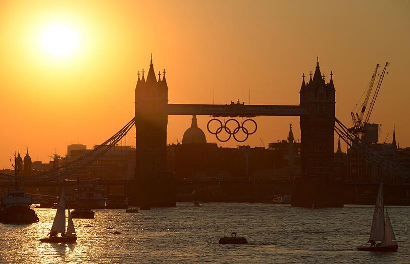 Ganz London ist im Olympia-Fieber. Selbst die Tower Bridge ist olympisch dekoriert.