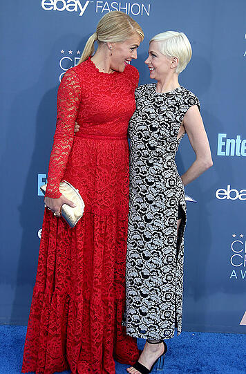 Busy Philipps (links) und Michelle Williams (rechts)