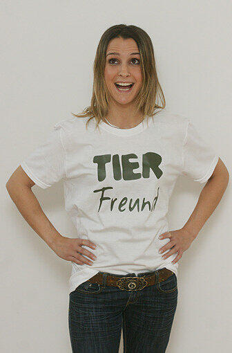 Das steht Tierfreunden bestens: Das T-Shirt gibt es in Kinder- und Erwachsenengrößen für 14,99 Euro.