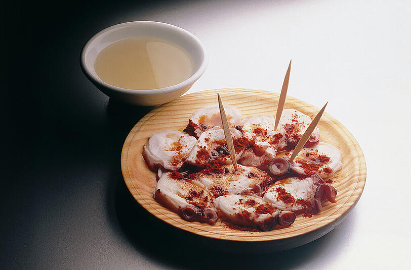 Pulpo a la gallega gehört zu den beliebten traditionellen Tapas.