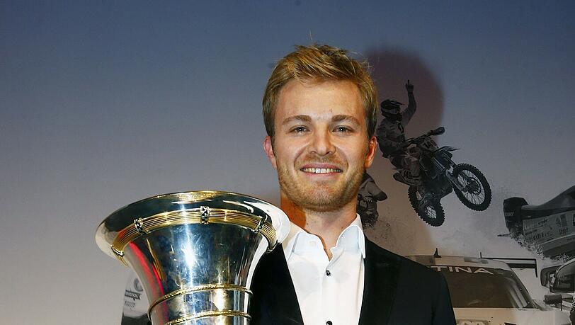Stolzer Preisträger: Auch Wochen nach dem Triumph kann Nico Rosberg sein Glück nicht fassen. Stolzer Preisträger: Auch Wochen nach dem Triumph kann Nico Rosberg sein Glück nicht fassen.