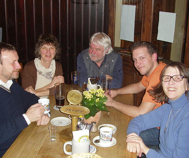 Gute Stimmung auch ohne "Kuschel-Menü" herrscht beim Stammtisch der Obermenzinger SPD.