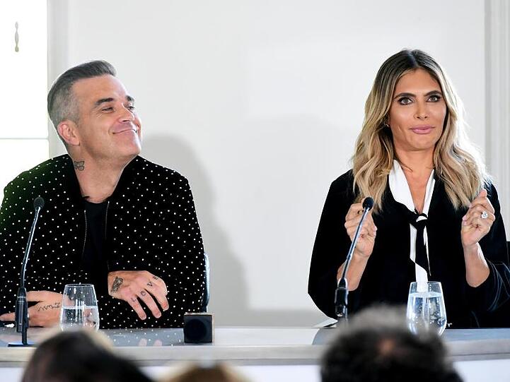 Robbie Williams bringt seine Frau Ayda Field noch immer zum Lachen.
