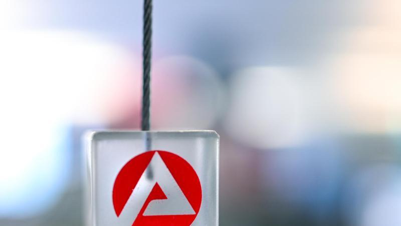 Die Bundesagentur für Arbeit stellt die neuen Juni-Arbeitslosenzahlen vor. Die Bundesagentur für Arbeit stellt die neuen Juni-Arbeitslosenzahlen vor.