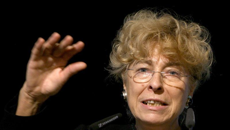 Wurde für ihre Warnungen vor sozialen Unruhen gerüffelt: SPD-Präsidentschaftskandidatin Gesine Schwan. Wurde für ihre Warnungen vor sozialen Unruhen gerüffelt: SPD-Präsidentschaftskandidatin Gesine Schwan.