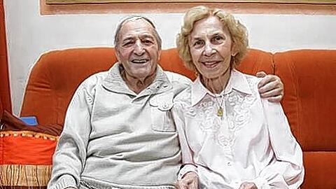 Er ist immer gut aufgelegt, sie sagt (fast) immer ja: Karl und Ruth Fischer in ihrer Perlacher Wohnung
