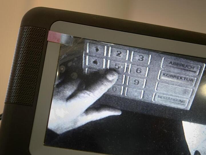 245 Mal manipulierten Datendiebe im Gesamtjahr 2019 bundesweit Geldautomaten für "Skimming"-Versuche. Ein Jahr zuvor hatte es 449 Fälle gegeben.