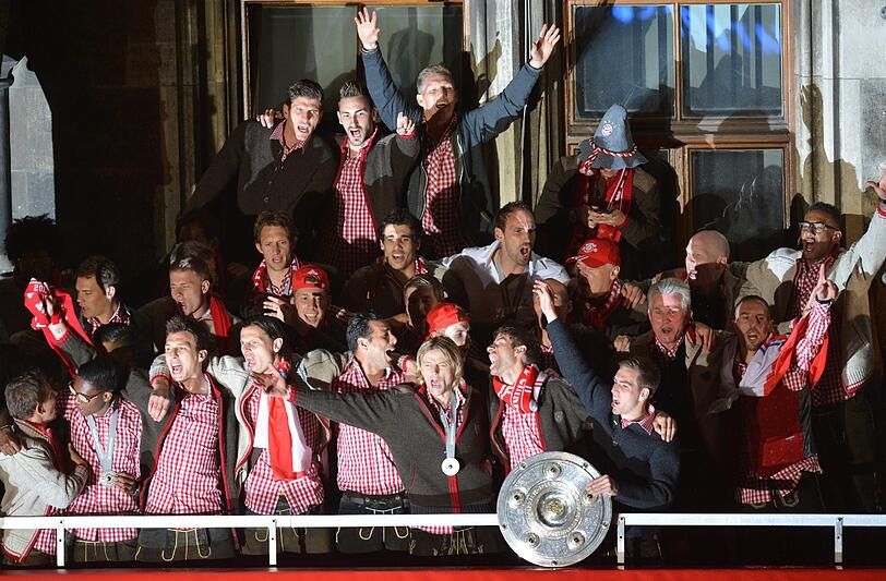 Weitere Bilder von der Meister-Party.