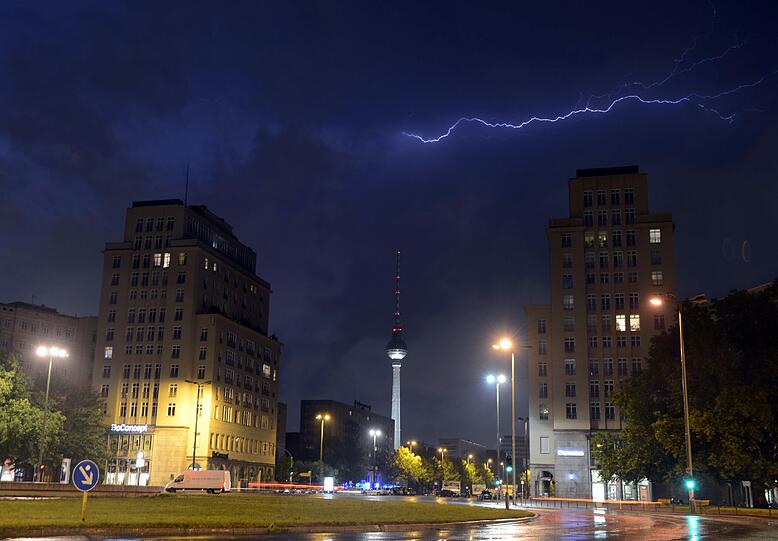 Unwetter, Gewitter, Sturm und Hagel über Deutschland: Die Bilder vom Hitze-Gewitter in der Nacht zum Freitag