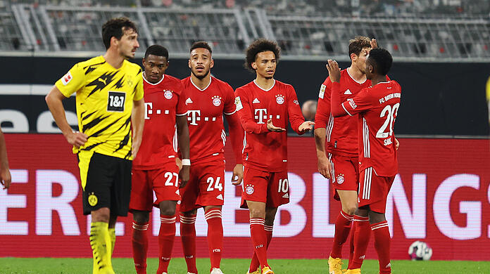 Die Bayern stehen nach dem Sieg gegen Dortmund weiterhin an der Tabellenspitze.