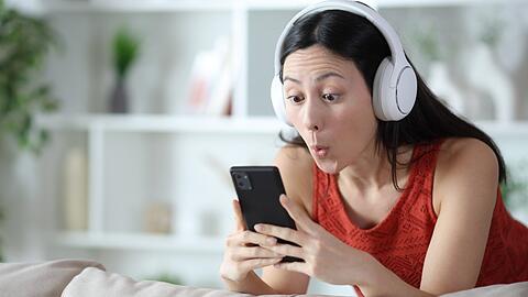 Abo-Kundinnen und -Kunden von YouTube Premium Lite bekommen k&uuml;nftig mehr Funktionen f&uuml;rs gleiche Geld.