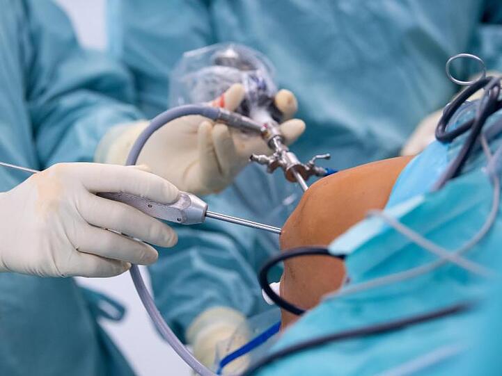 Die meisten Beschwerden gab es nach Behandlungen von Knie- und Hüftgelenksarthrosen, Oberschenkelbrüchen und Bandscheibenschäden.