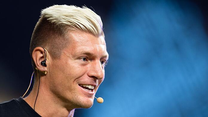 Toni Kroos hat belustigt auf Berichte reagiert, wonach die UEFA einen zentralen Schiedsrichter-Fehler beim deutschen EM-Aus gegen Spanien eingeräumt hat.