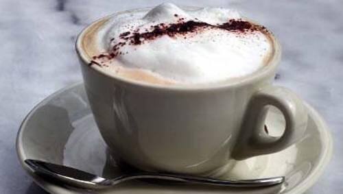 Hier stecken 59 Gramm Kohlendioxid drin: eine Tasse Cappucchino. Hier stecken 59 Gramm Kohlendioxid drin: eine Tasse Cappucchino.