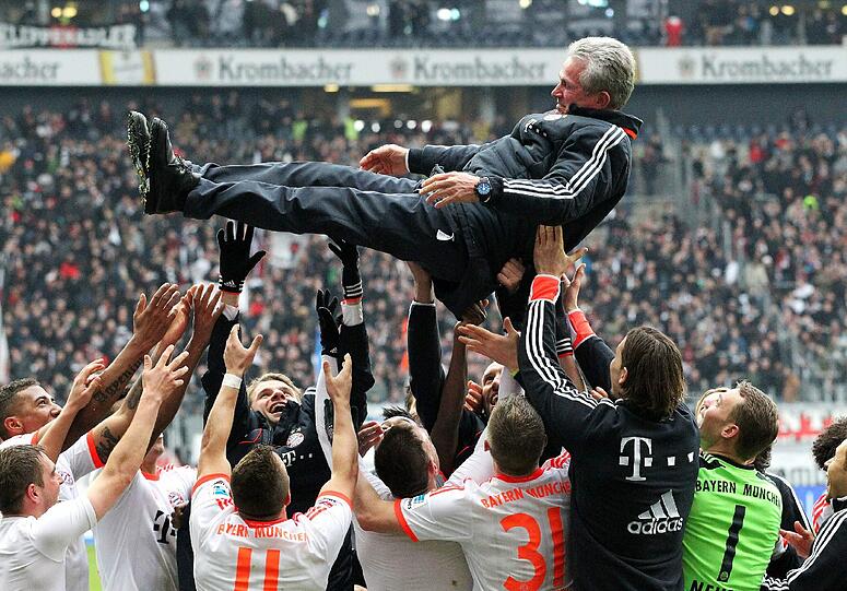 Sir Peter Jonas sagt: Es ist den Bayern unmöglich, jetzt noch mit Haltung, mit Ehre, mit Würde gegen Dortmund zu verlieren. Kein Engländer würde das verstehen.