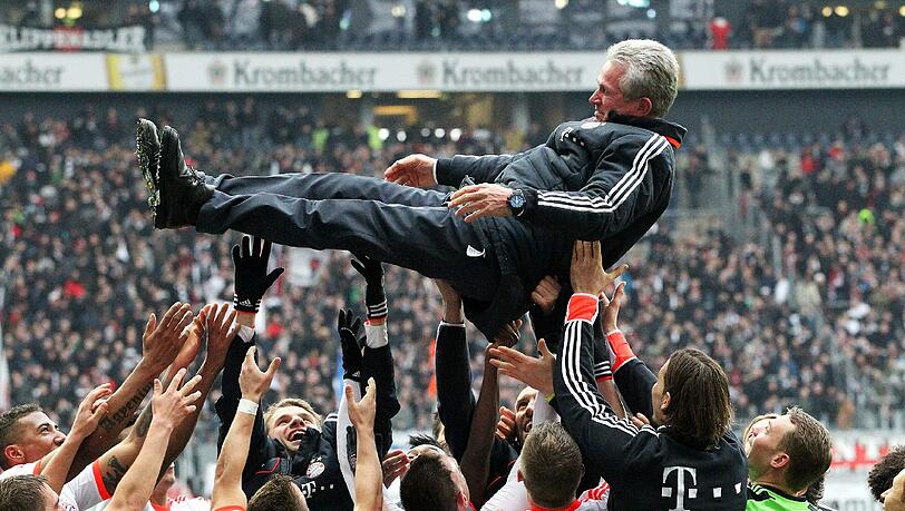 Sir Peter Jonas sagt: Es ist den Bayern unmöglich, jetzt noch mit Haltung, mit Ehre, mit Würde gegen Dortmund zu verlieren. Kein Engländer würde das verstehen. Sir Peter Jonas sagt: Es ist den Bayern unmöglich, jetzt noch mit Haltung, mit Ehre, mit Würde gegen Dortmund zu verlieren. Kein Engländer würde das verstehen.
