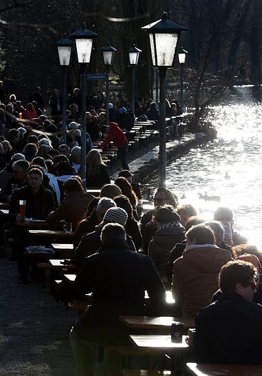 Frühlingshafte Temperaturen am 1. Weihnachtsfeiertag in München.