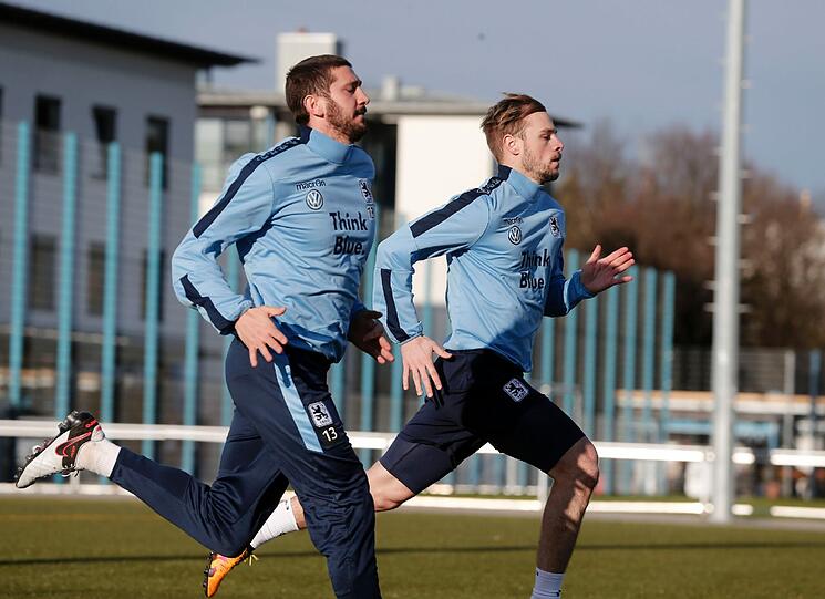 Erster Mannschaftstraining der beiden Neu-Löwen Maximilian Beister und Goran Sukalo, Ex-Präsident Dieter Schneider schaut vorbei  - die besten Bilder vom Dienstag.