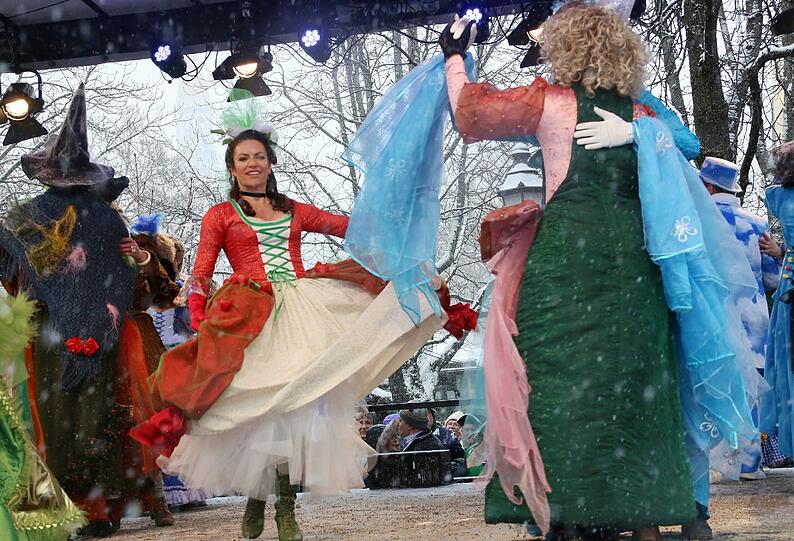 Der Tanz der Marktfrauen mit Christine Neubauer im Februar 2013.